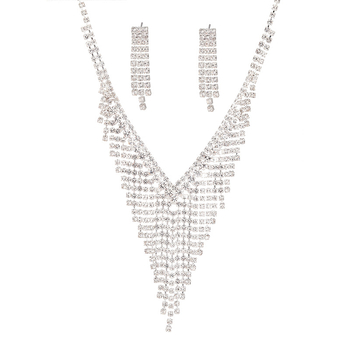 Set colier și cercei cu franjuri din cristale; Material: Cristale; Tratament: placare electrolitică; Stil: Franjuri; Include: Colier și Cercei