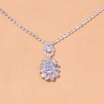 Set de bijuterii cu pietre strălucitoare: cercei și colier, lanț tip box, pandant din cristal artificial, motiv floral, accesorii de modă