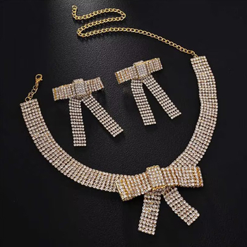 Set colier și cercei cu paiete în formă de fundă – placare electroplatinată, lanț regulat, bijuterii elegante pentru femei