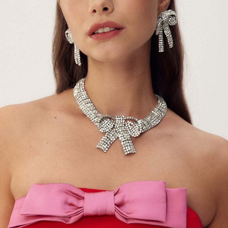 Set colier și cercei cu paiete în formă de fundă – placare electroplatinată, lanț regulat, bijuterii elegante pentru femei