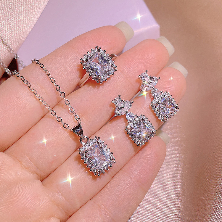 Princess Square Diamond Set de bijuterii — bază din cupru, prelucrare cu diamant, încrustare din pietre mixte, model geometric, cercei, inel și colier