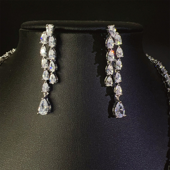 Set colier și cercei cu picături de zirconiu, luciu fin, lanț în spirală, pandantiv din aliaj