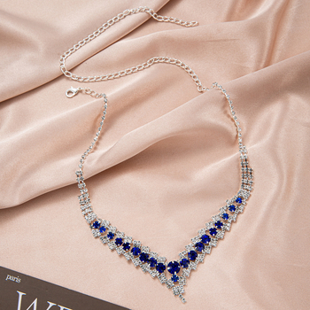 Set de bijuterii de mireasă cu strassuri, pandant din aliaj, finisaje electroplacate, cercei și colier cu lanț standard