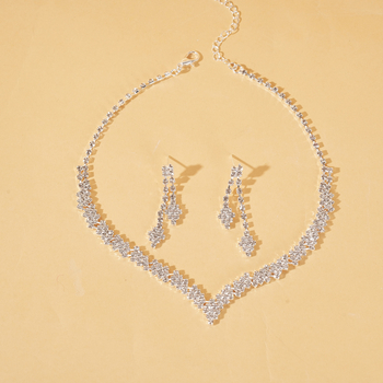 Set naušnica i ogrlica od rhinestones s običnim lancem; privjesak od rhinestones; uzorci: križ, kruna, rimski brojevi
