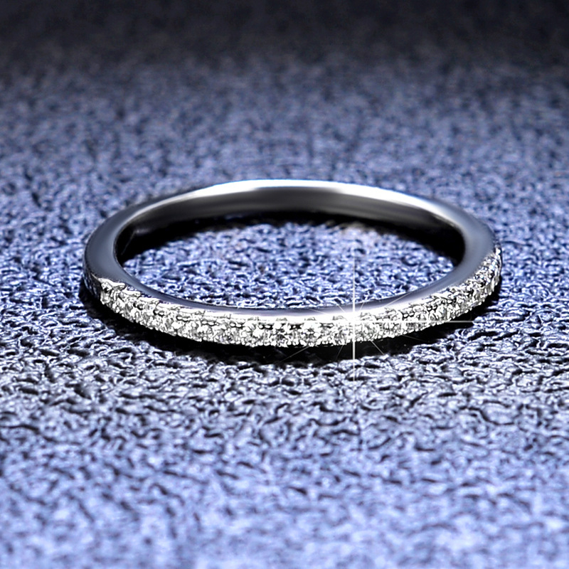 Moissanite gyűrű, egysoros koronás kivitel, 925 ezüst, elektroplatázás