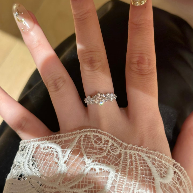 S925 srebrni prsten s platinskim premazom i moissanitom, moderan svadbeni prsten, elegantan stil