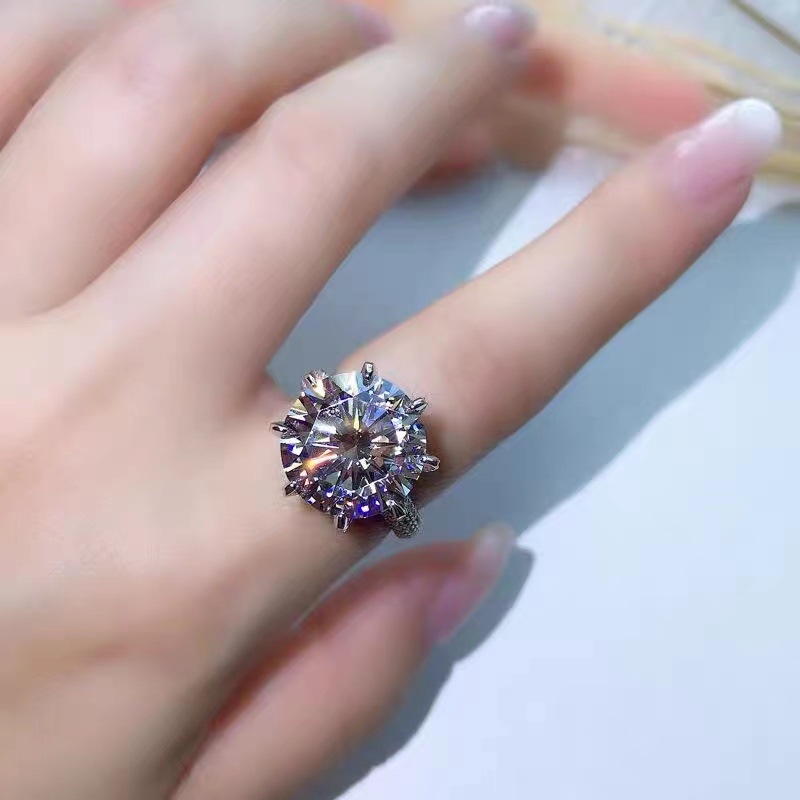 Inel Carlochis, cupru, stil geometric.