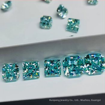 Τετράγωνος γυμνός λίθος pendant, υλικό Mossam Drill, διαύγεια VVS, τεχνητή προέλευση, διαδικασία λείανσης και γυαλίσματος, Peng Kun Jewelry