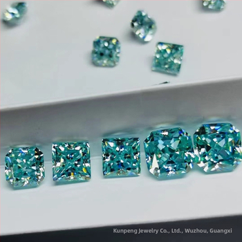 Τετράγωνος γυμνός λίθος pendant, υλικό Mossam Drill, διαύγεια VVS, τεχνητή προέλευση, διαδικασία λείανσης και γυαλίσματος, Peng Kun Jewelry