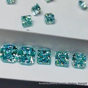 Τετράγωνος γυμνός λίθος pendant, υλικό Mossam Drill, διαύγεια VVS, τεχνητή προέλευση, διαδικασία λείανσης και γυαλίσματος, Peng Kun Jewelry