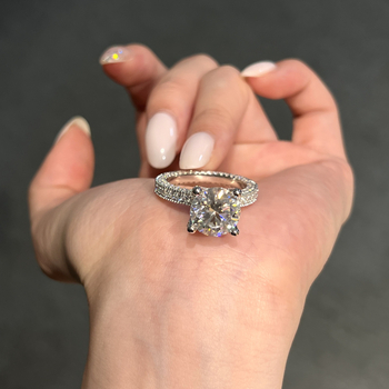Prsten Moissanite 5 karata, okrugli rez, četveroprstno postavljanje, srebro 925 s premazom 18K zlata