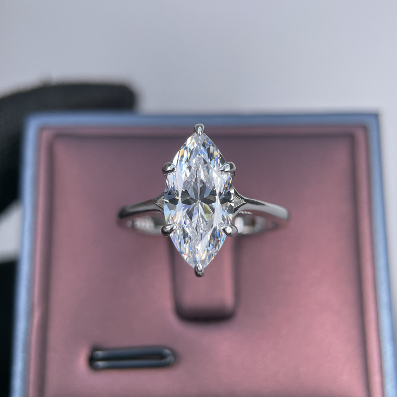 Inel din argint 925 cu Moissanit 3ct, design geometric romb