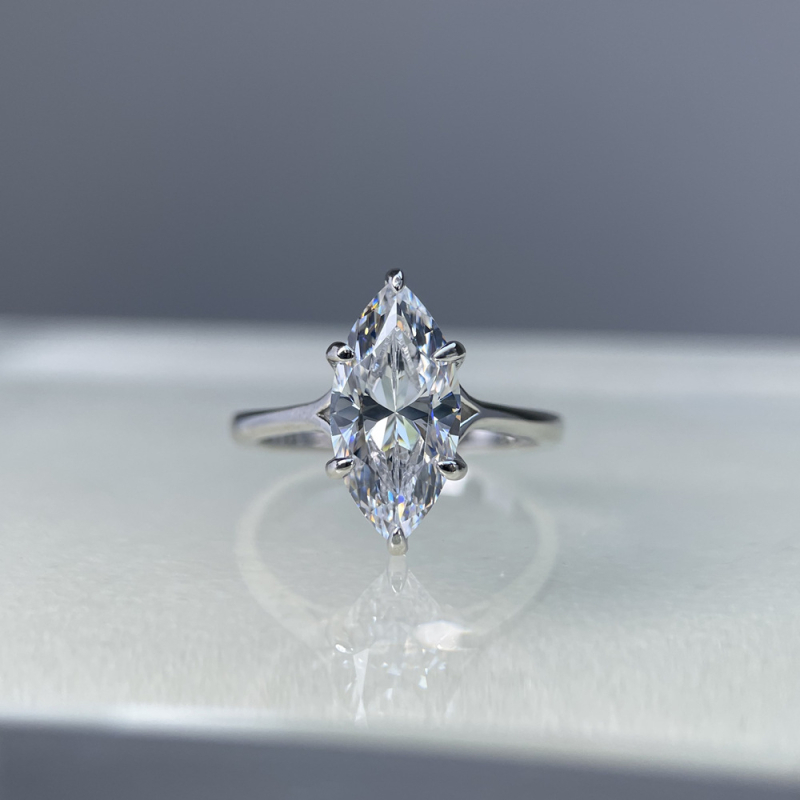 Inel din argint 925 cu Moissanit 3ct, design geometric romb