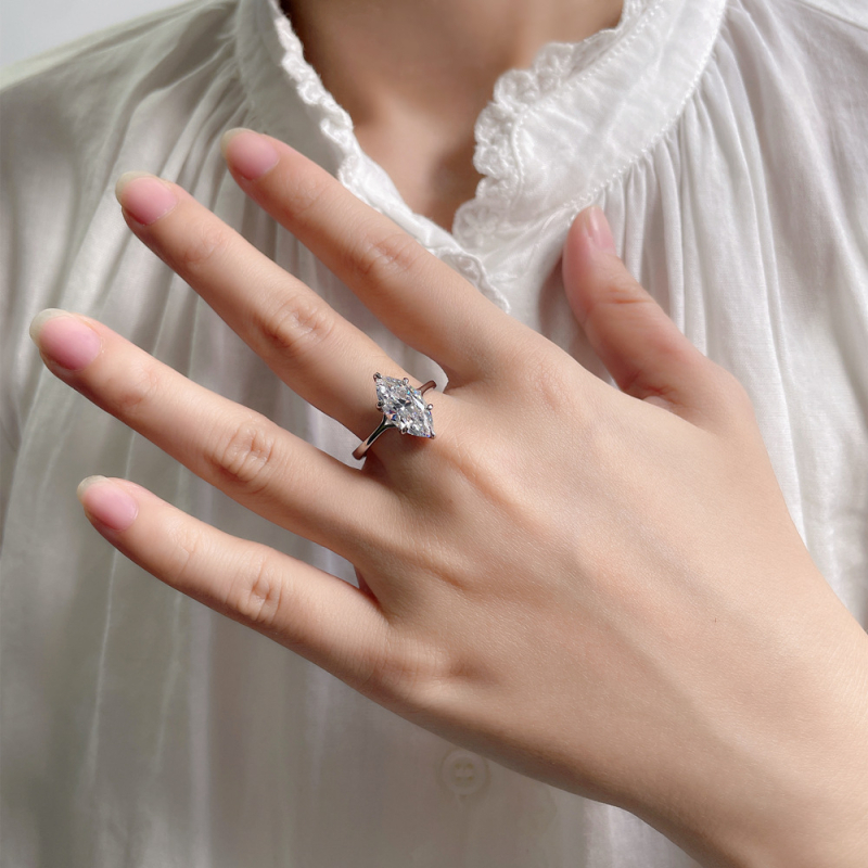 Inel din argint 925 cu Moissanit 3ct, design geometric romb