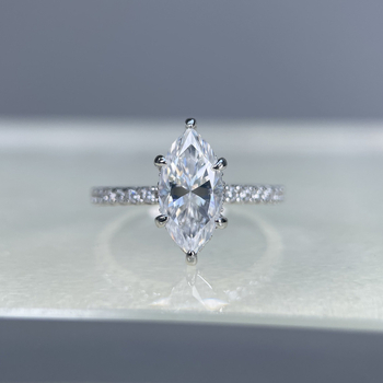 925 ezüst gyűrű, rombusz alak, moissanit berakás, nőknek, fényűző esküvői gyűrű