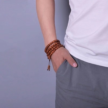 Sandelipuust käevõru, looduslik stiil, poleeritud viimistlus, 2023. aasta kevad