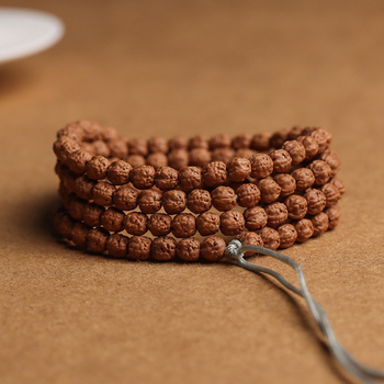 Brățară Bodhi din lemn | Natural, unisex; Forma: brățară; Finisaj profund lustruit; Origine: Indonezia