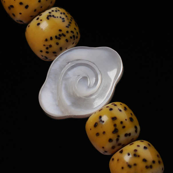 Brățară Bodhi cu mărgele – mărgele sculptate, motiv nor, etichetă privat licențiată, vara 2022