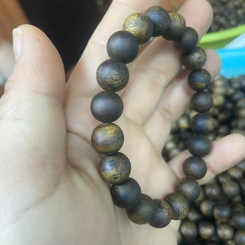 Narukvica od agarwooda, elegantna, ručna izrada, prirodni, polirani drveni Buddha perle