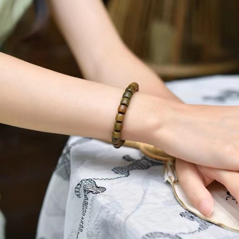 Βραχιόλι από πράσινο σανταλόξυλο με χάντρες Βούδα, κυλινδρικές χάντρες μπαμπού, χειροποίητο, μοντέρνο μινιμαλιστικό στυλ