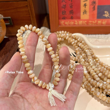 Material: melci potcoavă • Stil: natural • Design feminin • Finisaj perlat • Lansare primăvara 2025