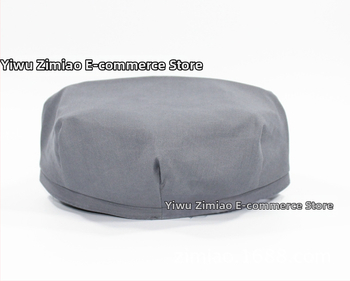 Militārā plakā cepure ar ģeometrisku rakstu un zvaigznes emblēmu, tie-dye apdare