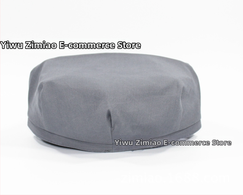 Militārā plakā cepure ar ģeometrisku rakstu un zvaigznes emblēmu, tie-dye apdare