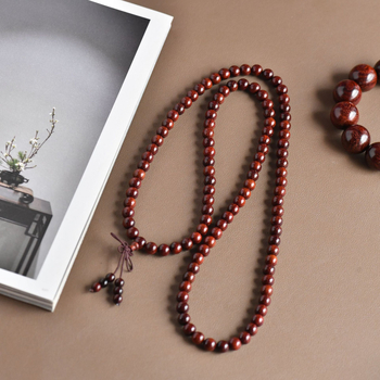 Brățară din lemn de santal roșu cu frunze mici, 108 mărgele, lustruită, design geometric, inserții placate cu aur