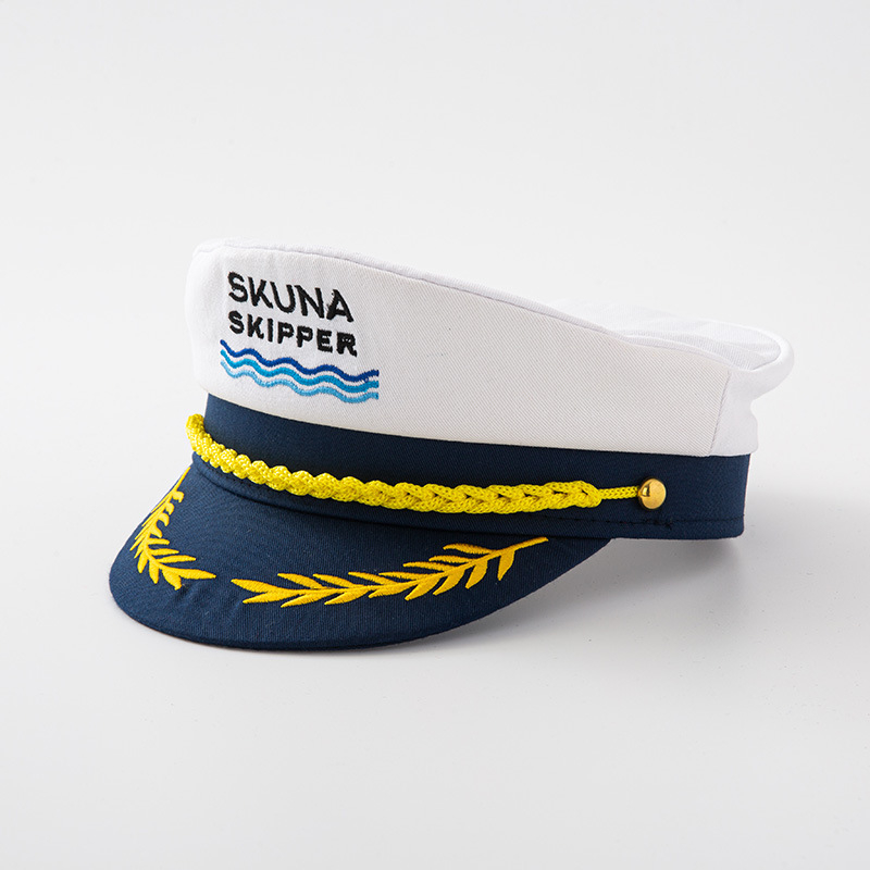 Pălărie din bumbac cu boruri late, vârf plat, țesătură satinat, model cu litere și logo imprimat.