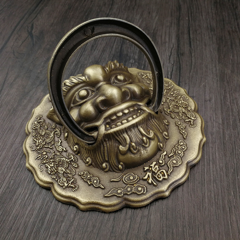 Пръстен за врата с глава на звяр, месинг, полирана повърхност, за масивни дървени врати и вилни дворни порти, модел Beast Head, The Fourth Bronze Hall
