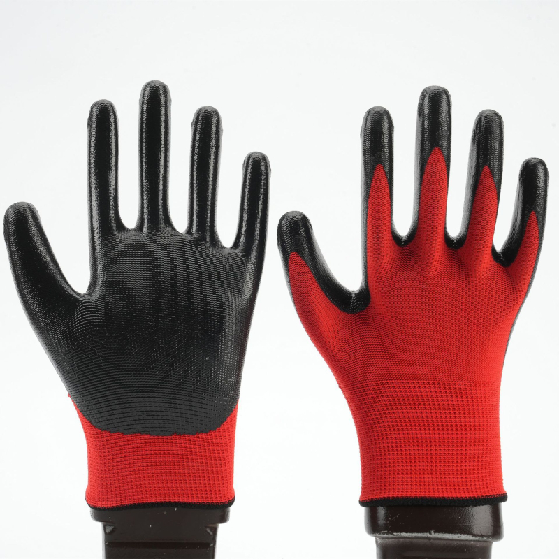 Nitrilo darbo pirštinės – priešslidusios, atsparios vandeniui, antistatines, alyvos atsparios, patvarios