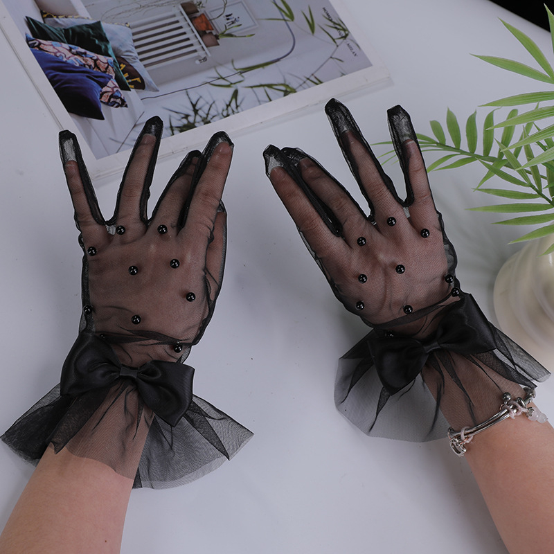 Женски къси плетени ръкавици, украсени с мъниста и тюлена панделка, ръчно изработени