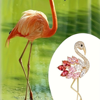 Flamingó alakú kitűző, 18K aranyozott cinkötvözet, ötvözetbe ágyazott mesterséges kövekkel, Hercegnő sorozat