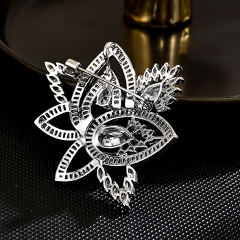 Medenkasta cvjetna broš za ženske sakoe s dijamantnom završnicom, jesen 2024