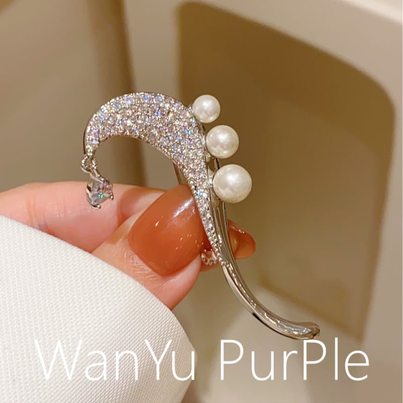 Bakrena broš u obliku cvijeta s dijamantnim završetkom i metalnim premazom, korejskog stila – elegantan pin za kaput