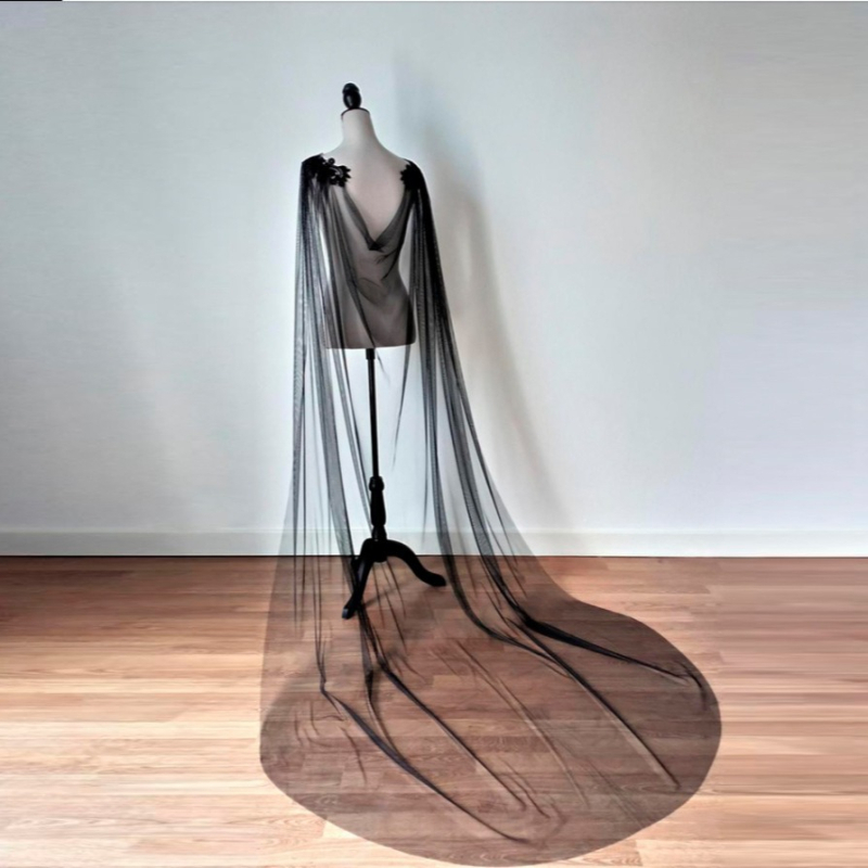 Сватбен шал от полиестерни нишки, warp knitting, кариран модел, украса, тай-дей боядисване