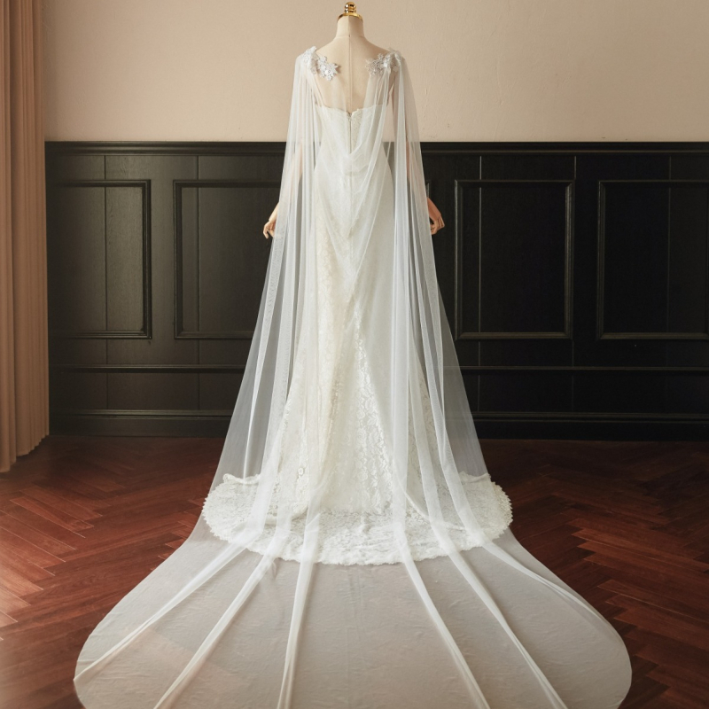 Сватбен шал от полиестерни нишки, warp knitting, кариран модел, украса, тай-дей боядисване