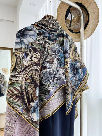 Двустранен шал от копринено-вълнена смес с винтидж принт, подходящ за есен и зима
