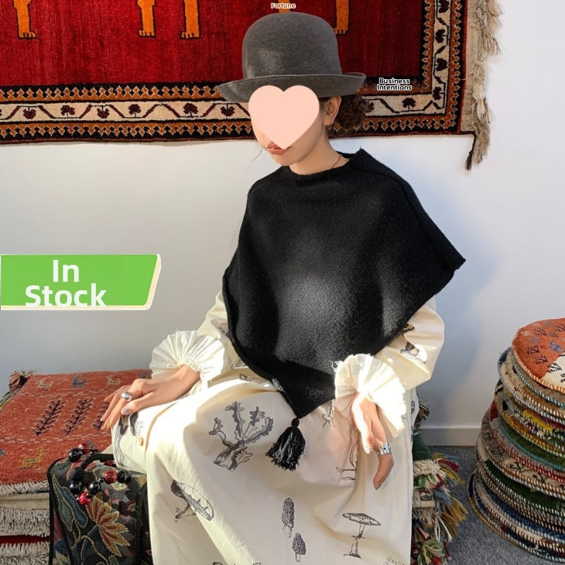 Πλεκτό τρίγωνο φουλάρι με φούντες - 100% μαλλί, τρίγωνο σχήμα, wrap στυλ, χειμερινή συλλογή 2025