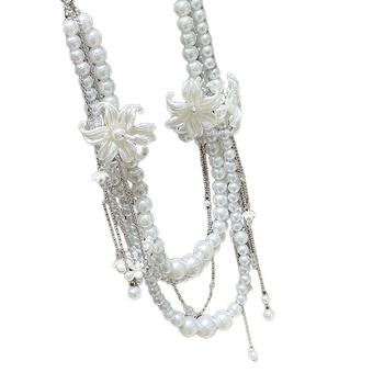 Virágos gyöngyös testlánc tollakkal – többsoros dizájn, kevert anyagok, felületkezelés: elektroplatizálás, kristályok koreai stílusban, nőies stílus