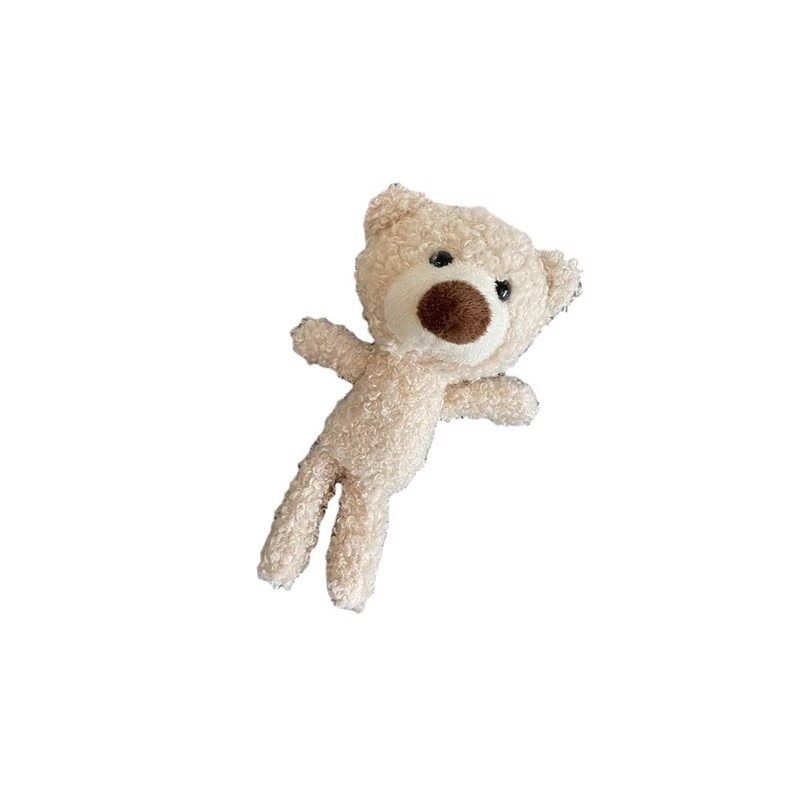 Broșă cu un personaj de desene animate în stil coreean – realizată manual din materiale mixte, accesoriu decorativ pentru genți și haine