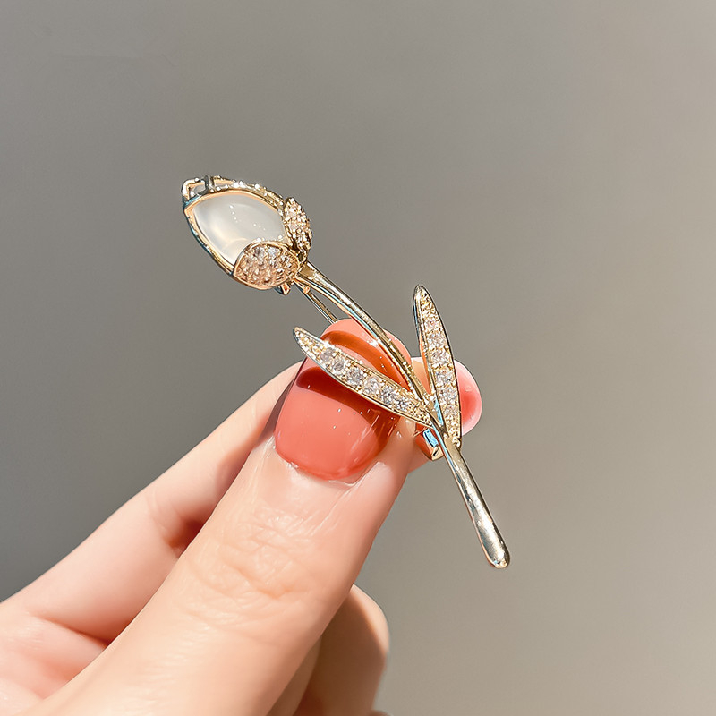 Broșă lalea, aliaj, Instagram stil, design floare, placare electrolitică