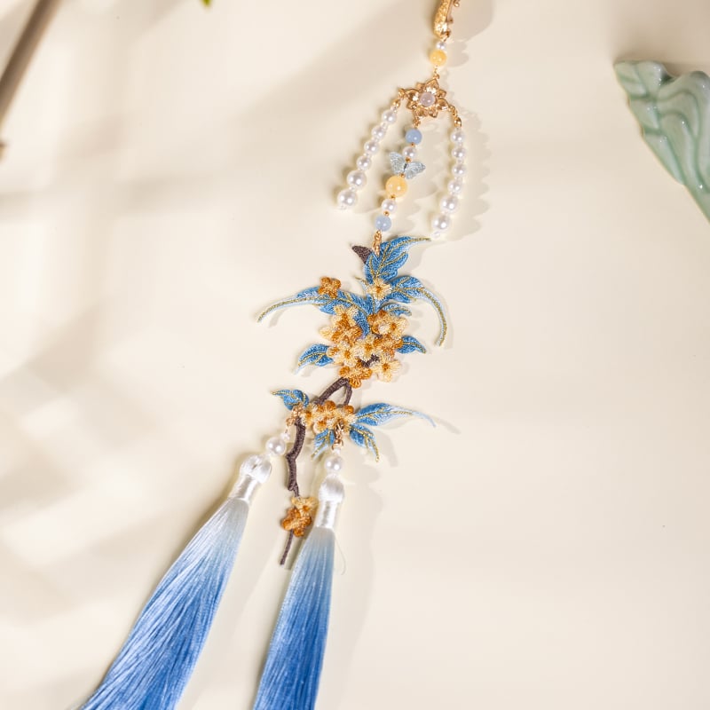 Vintage kínai stílusú qipao hímzé és bojtokkal, kézzel készített szövet, virágos minta, ősz 2025