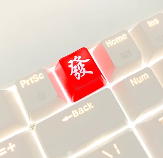 Μηχανικό πληκτρολόγιο με διαφανή ABS κάψες πλήκτρων σε μορφή pixel-heart, ESC/WASD/κατεύθυνσης πλήκτρα, MX σταυροειδή Chrysanthemum καπάκια· ενσύρματο