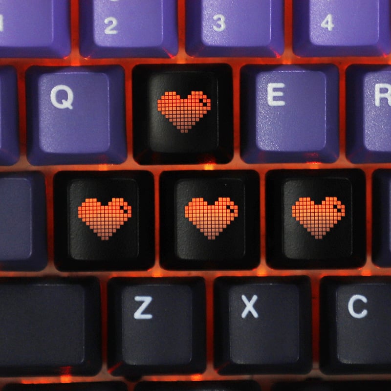 Μηχανικό πληκτρολόγιο με διαφανή ABS κάψες πλήκτρων σε μορφή pixel-heart, ESC/WASD/κατεύθυνσης πλήκτρα, MX σταυροειδή Chrysanthemum καπάκια· ενσύρματο