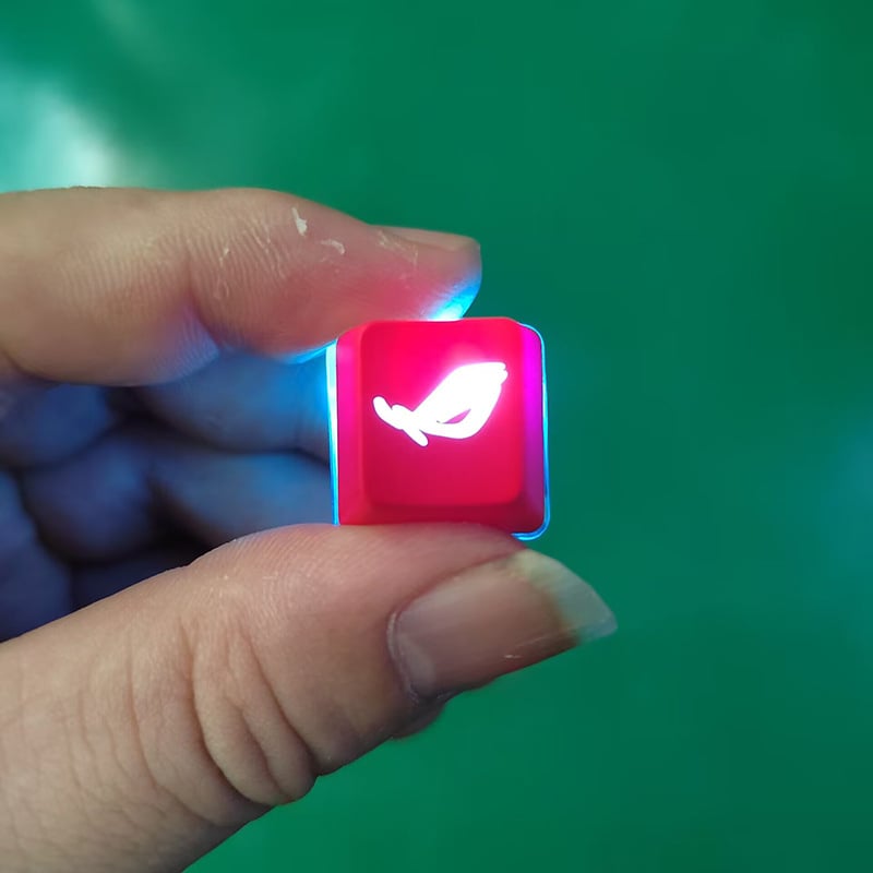 Μηχανικό πληκτρολόγιο με διαφανή ABS κάψες πλήκτρων σε μορφή pixel-heart, ESC/WASD/κατεύθυνσης πλήκτρα, MX σταυροειδή Chrysanthemum καπάκια· ενσύρματο