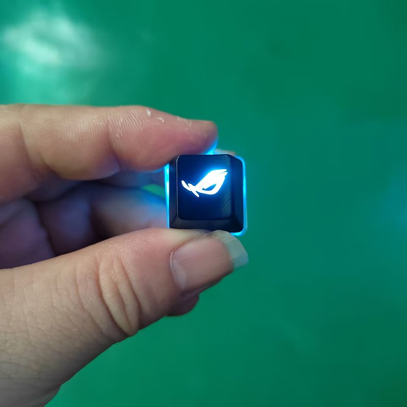 Μηχανικό πληκτρολόγιο με διαφανή ABS κάψες πλήκτρων σε μορφή pixel-heart, ESC/WASD/κατεύθυνσης πλήκτρα, MX σταυροειδή Chrysanthemum καπάκια· ενσύρματο