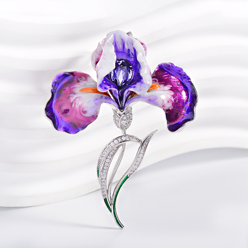 Iris kitűző, réz alapú cirkóniás betétekkel, virág alak, elegáns női stílus, elektroplatált