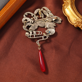 Brosă din aliaj cu motiv animal, cu perle montate, în stil retro național