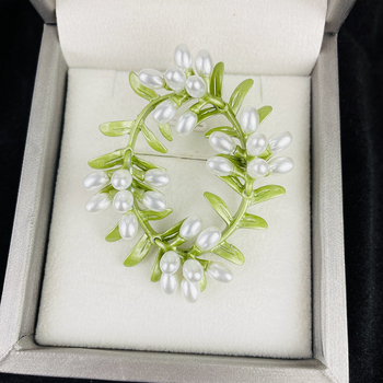 Broșă cu coroană, perlă emailată, din aliaj de zinc, design cu flori și frunze, unisex, lansare vară 2024